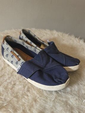 2/$15 Toms  Sailboat Velcro Shoes (11)